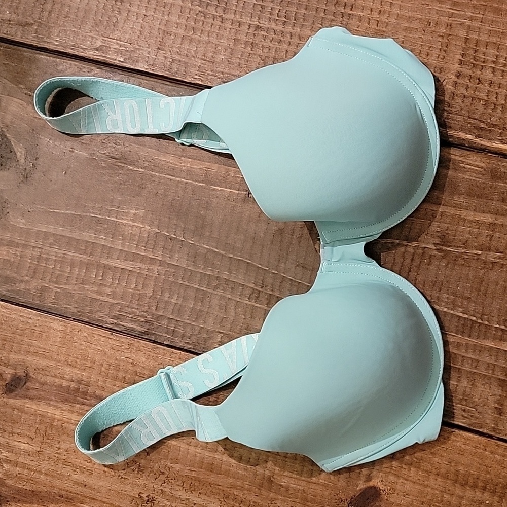 VICTORIAS SECRET seafoam green t-shirt lightly‎ lined demi br Sz 32D